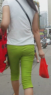 绿色七分裤小少妇