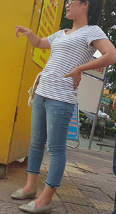 街拍紧牛成熟少妇