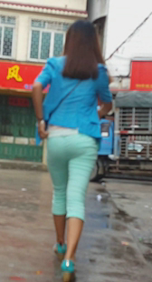 紧身布裤小圆臀