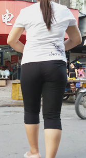 七分打底裤大妈臀