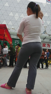 超重口味呢绒大屁股少妇