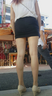 高跟超短裙成熟少妇就是不一样