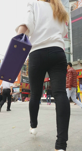 细高跟大屁股黑裤少妇