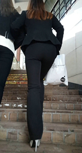 超极品翘紧臀西裤制服美少女