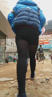 紧身热裤黑丝少妇