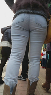 公交站超重口味牛仔大屁股