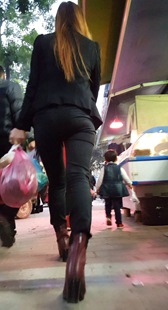 高跟丰臀黑裤很会扭