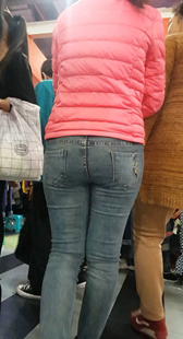 性感蓝牛紧翘臀