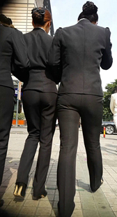 性感宽臀三美女