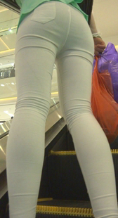 超性感风骚白裤黑内痕翘紧臀小少妇