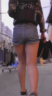 牛仔热裤少妇真会扭