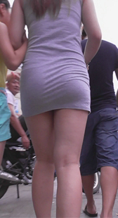 超短灰裙大屁股少妇