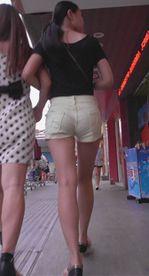 细腰宽臀成熟少妇真诱人