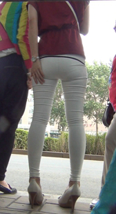 性感白裤苹果臀紧内痕手感好