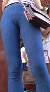 细长腿紧牛三角特写