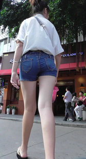 性感深沟长腿牛仔热裤MM