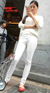 极品白裤宽臀美女