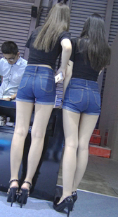 高挑热裤美腿超大号PP真性感