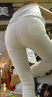 性感小花内白裤少妇