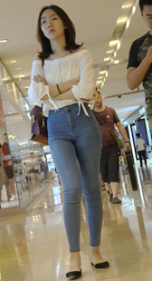 极品苹果臀牛仔美女你行你来