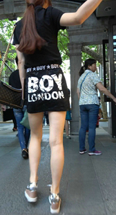 街拍包臀裙美女