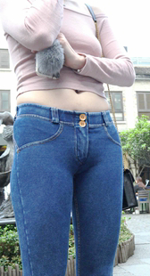 极度紧绷蓝牛金三角美女