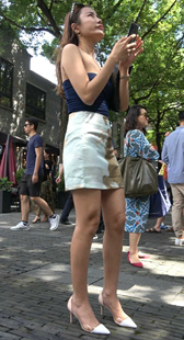 超性感抹胸短裙米色高跟鞋美女