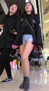 超短热裤肉丝袜长腿高挑美女