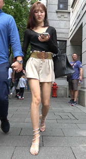 V领低胸黑色蕾丝衣精致美女