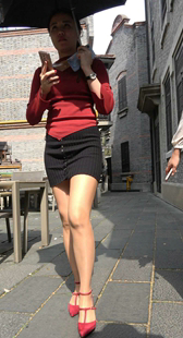 红高跟街拍丝袜包臀裙大美女