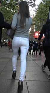 性感白色紧身裤身材美女