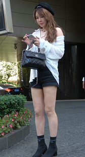 美腿热裤大长腿小清新美女