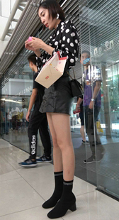 美腿高挑苗条短发小姐姐