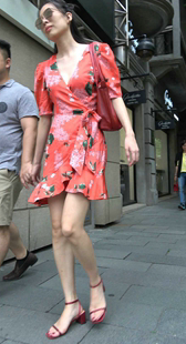 V领连衣裙性感美女