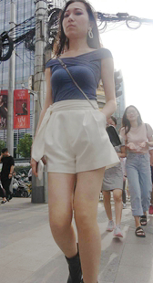 性感高贵美女与老外承受得了