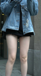 超短热裤苗条身材美女姐姐