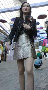 短裙丝袜气质美女摆拍