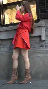 红裙子长发靓模外拍