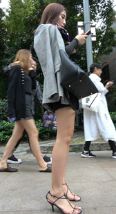 性感高跟大长腿翘臀少女