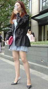 细高跟短裙美腿少妇