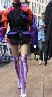 这少妇穿着太奇葩