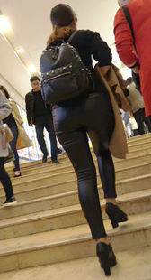 性感包臀皮裤重口味少妇