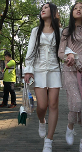 白色连衣裙MM很长r秀发