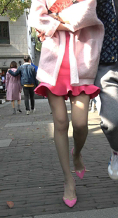 粉高跟粉裙粉衣丝袜长腿美女