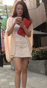 大长腿短裙性感美女