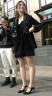 高贵气质丝袜美腿熟女