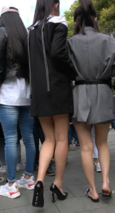 黑色连衣短裙极长腿高跟美女