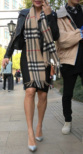 包臀裙性感长腿高跟少妇