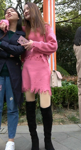 粉色连衣包臀短裙长腿美女