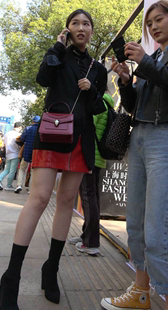 红色包臀皮裙高跟肉丝皮靴美女